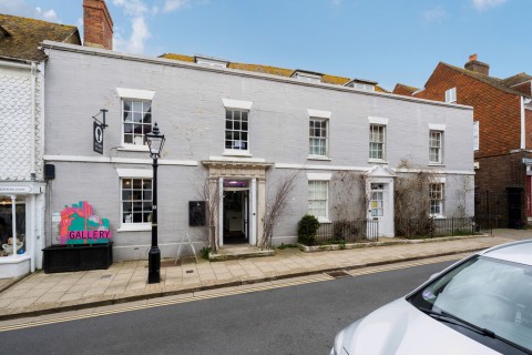 View Full Details for 11A High Street, Rye TN31 7JF