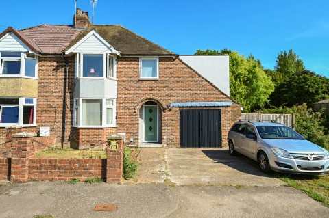 View Full Details for Ashenden Avenue, Rye, East Sussex TN31 7DU