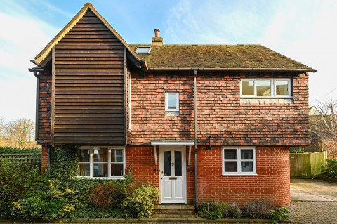 View Full Details for Forge Mews, Rye, East Sussex TN31 7DD